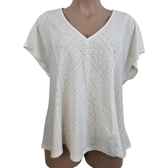 torrid Tops - Torrid Embroidered Eyelet Short Sleeve Lightweight White Blouse ~ Pre-Owned Sz 4
